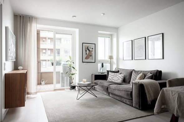 Stilren 2:a med stor balkong och utsikt